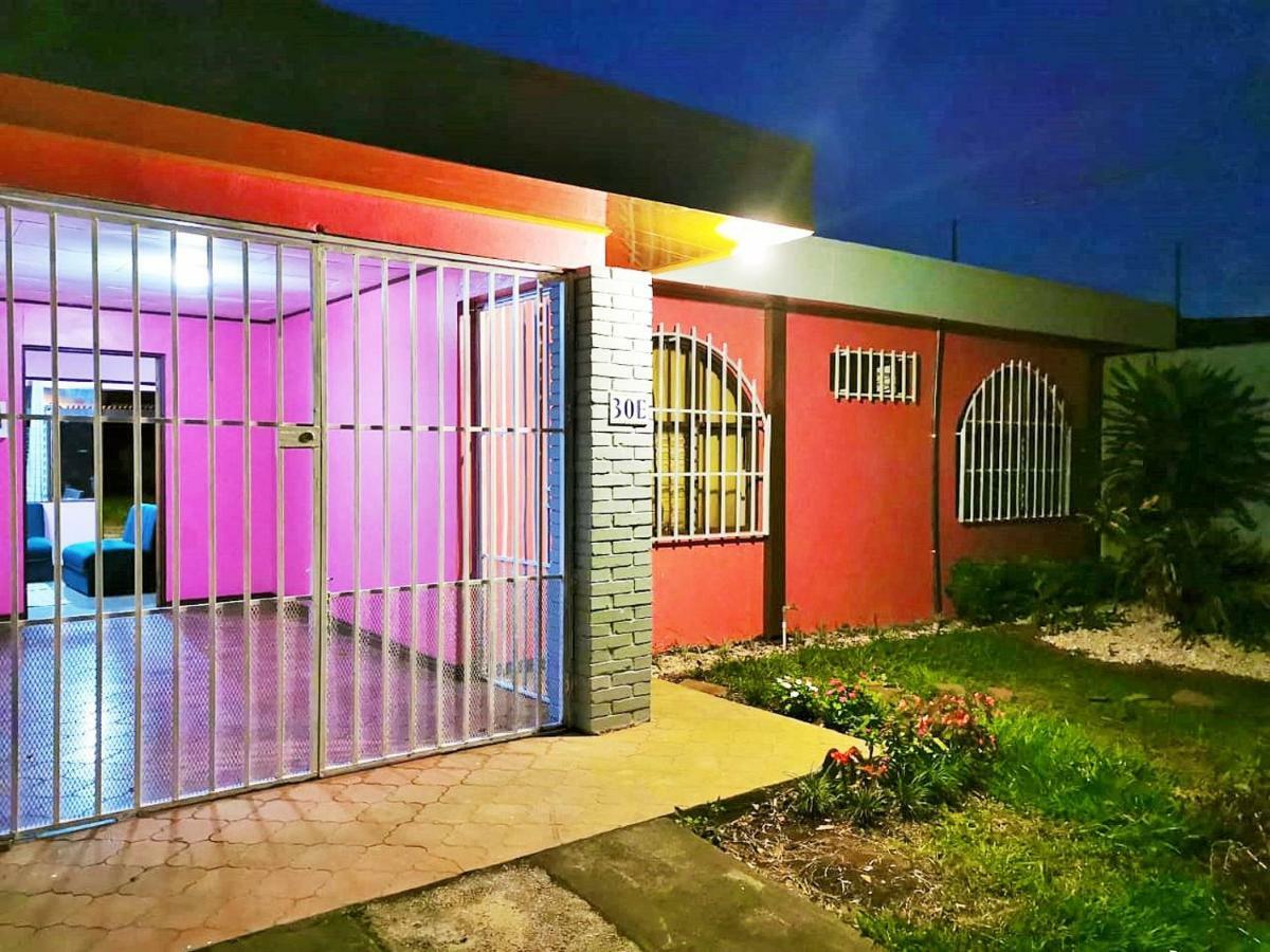 Casa Aeropuerto Hotel Alajuela Exterior foto